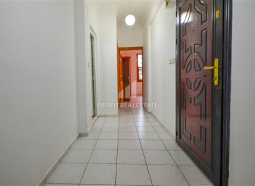 Resale property 300m from the sea: two bedroom apartment with a separate kitchen in Mahmutlar ID-7980 фото-4