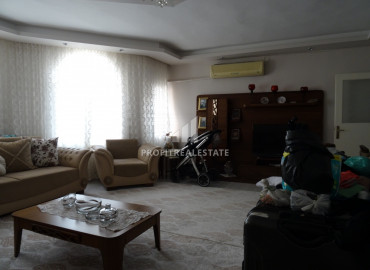 Large apartment with separate kitchen and sea view, 300 meters from the sea in Davultepe, Mezitli ID-7983 фото-1}}