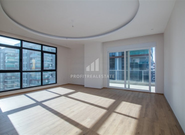 Large new apartment 3 + 1 with a separate kitchen in a luxury residence in Mahmutlar ID-8003 фото-4