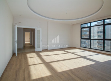 Large new apartment 3 + 1 with a separate kitchen in a luxury residence in Mahmutlar ID-8003 фото-5