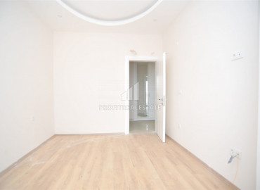 New 2 + 1 apartment with a separate kitchen in a premium class residence in Mahmutlar ID-8052 фото-8