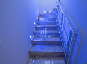 Two bedroom duplex with a large total area, equipped with furniture and appliances, Mahmutlar, Alanya, 150 m2 ID-8058 фото-13