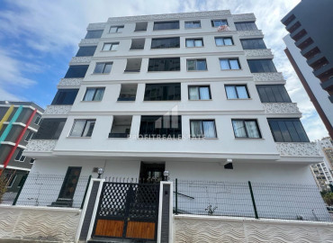 Новая двухкомнатная квартира с отличным расположением в микрорайоне Соли, Мерсин ID-8243 фото-1