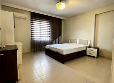 Spacious one bedroom apartment, equipped with furniture and appliances, in a comfortable residential residence Mahmutlar, Alanya, 70 m2 ID-8297 фото-3