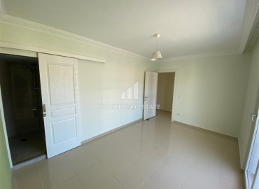 Two bedroom apartment, unfurnished, 50 meters from the sea, Mahmutlar, Alanya, 120 m2 ID-8345 фото-5