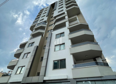 Spacious two-bedroom apartment in a new residence with a garden, in the area of Mersin - Soli ID-8360 фото-1