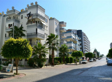 Inexpensive two bedroom apartment, in a building without facilities, 150 meters from the center of Mahmutlar, Alanya ID-8377 фото-17