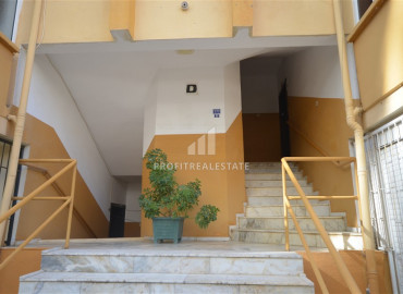 Two bedroom apartment with a separate kitchen, at a bargain price, just 150 meters from the sea, Mahmutlar, Alanya ID-8400 фото-11