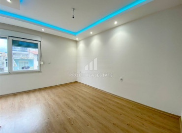 Spacious one-bedroom apartment, with a fine finish, in a house with a pool, 150 meters from the beach, Tosmur, Alanya, 70 m2 ID-8462 фото-5