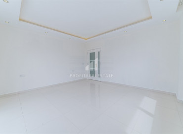 Large duplex apartment 3 + 1, in a residence with rich facilities, Mahmutlar, Alanya, 250 m2 ID-8470 фото-9