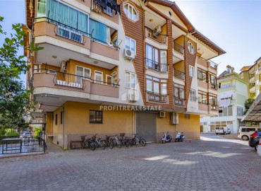 Center of Alanya: spacious apartment 3 + 1 with a separate kitchen in an urban-type building 900m from Keykubat beach ID-8532 фото-1