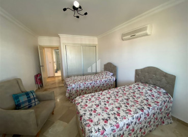 Furnished two bedroom apartment in a prestigious residence, Mahmutlar, Alanya, 115 m2 ID-8539 фото-6