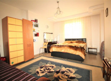 Spacious 3+1 apartment with a separate kitchen in a cozy residence in the center of Mersin ID-8599 фото-12