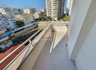 Бюджетная недвижимость: видовая трехкомнатная квартира в 100м от моря, в районе Мезитли, Мерсин ID-8649 фото-14