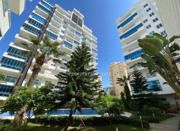 Two bedroom apartment with a large area, 300 meters from the beach of Mahmutlar, Alanya, 135 m2 ID-8661 фото-1