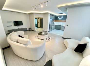 Дизайнерская трехкомнатная квартира, 120м² в 300м от моря в Мерсине, районТомюк ID-8673 фото-3