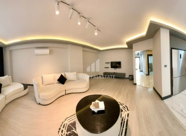 Дизайнерская трехкомнатная квартира, 120м² в 300м от моря в Мерсине, районТомюк ID-8673 фото-5