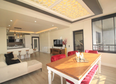 View duplex 4 + 1 in a new residence with good facilities, in a prestigious microdistrict of Mersin Soli ID-8676 фото-3