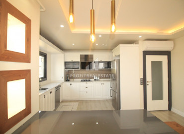 View duplex 4 + 1 in a new residence with good facilities, in a prestigious microdistrict of Mersin Soli ID-8676 фото-6