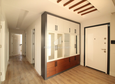 Квартира с четырьмя спальнями в новом комплексе с комфортной инфраструктурой, в Соли, Мерсин ID-8690 фото-10