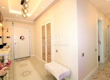 Пятикомнатная квартира с отдельной кухней в комплексе с хорошей инфраструктурой в центре Мезитли, Соли ID-8695 фото-5