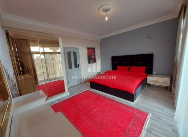 Furnished garden duplex 2 + 1 with a separate kitchen, in a well-maintained residence 600m from the sea in Mahmutlar ID-8699 фото-19