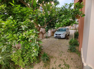 Furnished garden duplex 2 + 1 with a separate kitchen, in a well-maintained residence 600m from the sea in Mahmutlar ID-8699 фото-23