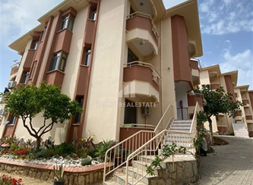 Furnished garden duplex 2 + 1 with a separate kitchen, in a well-maintained residence 600m from the sea in Mahmutlar ID-8699 фото-31