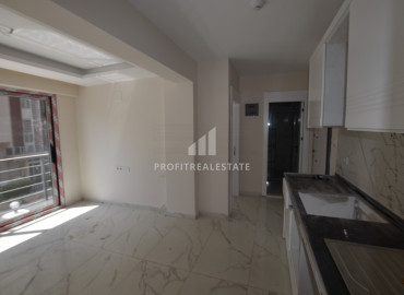 One-bedroom apartment with excellent location in Mezitli area, Mersin, 400m from the sea ID-8711 фото-3