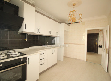 Three bedroom apartment with a separate kitchen in a gasified residence in the center of Mezitli, Mersin ID-8712 фото-1