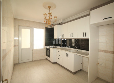 Three bedroom apartment with a separate kitchen in a gasified residence in the center of Mezitli, Mersin ID-8712 фото-2