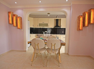 Two bedroom apartment, with a rich interior, 200 meters from the sea, Mahmutlar, Alanya, 125 m2 ID-8732 фото-6