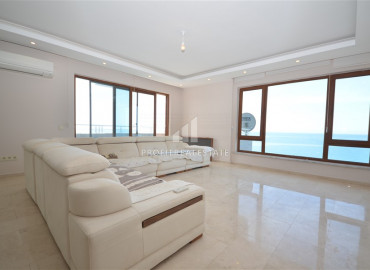 Two bedroom view duplex, 216m², on the first coastline in Mahmutlar ID-8744 фото-8}}