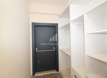 Трехкомнатная квартира с чистовой отделкой в новой резиденции в центре района Мезитли, Мерсин ID-8746 фото-9