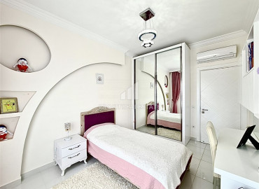 Просторная квартира с тремя спальнями в элитном комплексе Махмутлара, в 400 метрах от моря. ID-8778 фото-15