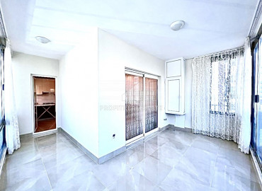 Двухкомнатная квартира с мебелью и бытовой техникой в элитном комплексе, в 400м от моря в Махмутларе ID-8779 фото-12