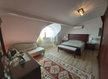 Элегантный меблированный дуплекс с пятью спальнями и отдельной кухней в 500м от моря, Оба. ID-8784 фото-19