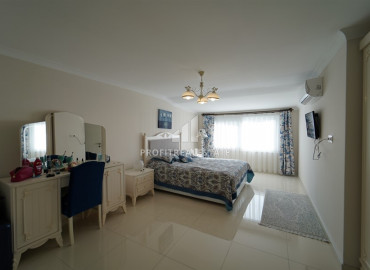 Furnished two-level apartment, with three bedrooms, 100 meters from the sea, Kestel, Alanya, 185 m2 ID-9004 фото-9