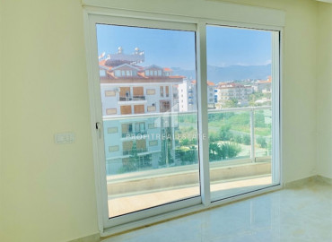 View duplex penthouse 5 + 2 without furniture and household appliances 50 meters from the sea in Kestel ID-9094 фото-10