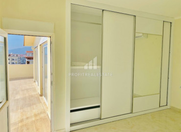 View duplex penthouse 5 + 2 without furniture and household appliances 50 meters from the sea in Kestel ID-9094 фото-16