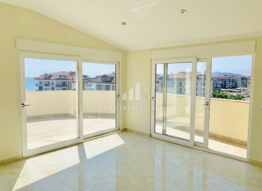 View duplex penthouse 5 + 2 without furniture and household appliances 50 meters from the sea in Kestel ID-9094 фото-22