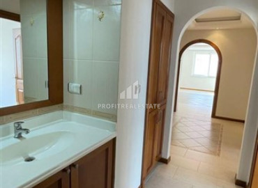 Large two bedroom apartment in a cozy residence on the first coastline in Mahmutlar ID-9168 фото-13