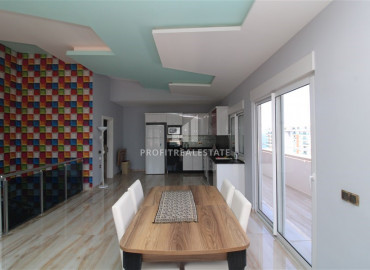 Spacious duplex 3 + 1 in a residence with a swimming pool on the main street of Mahmutlar ID-9231 фото-3}}