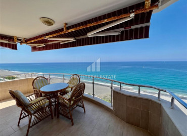 Large view apartment with two bedrooms on the first line in Mahmutlar ID-9396 фото-2