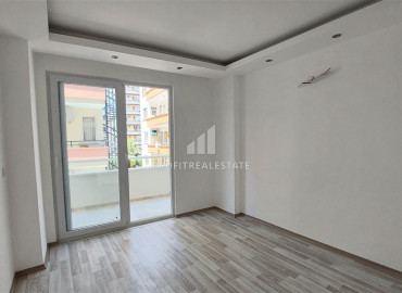 Renovated two bedroom apartment on the main street of Mahmutlar, 150 meters from the sea ID-9404 фото-16
