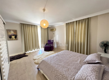 Duplex 3 + 1, with furniture and appliances, on the first coastline, Mahmutlar, Alanya, 250 m2 ID-9411 фото-6