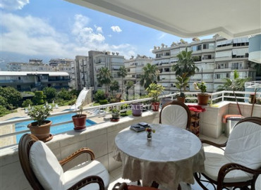 Apartment 2 + 1, with an area of 135m² in an excellent residence on the first coastline in Mahmutlar ID-9425 фото-4