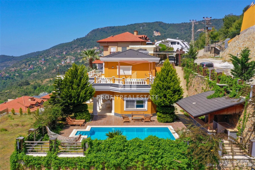 Detached villa 4 + 1, 420m² with its own facilities and land in the mountainous region of Alanya Tepe. ID-9467 фото-1