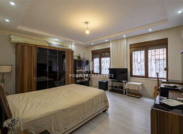 Furnished two-bedroom apartment in an urban building in the center of Alanya ID-9513 фото-7
