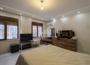 Furnished two-bedroom apartment in an urban building in the center of Alanya ID-9513 фото-9